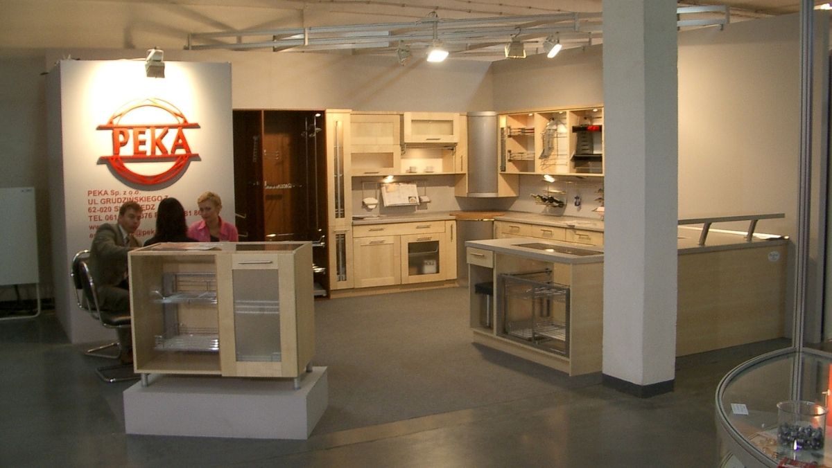 Pierwsze targi branżowe Peka, 2004