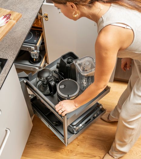 Szafka narożna z systemem Magic Corner Comfort