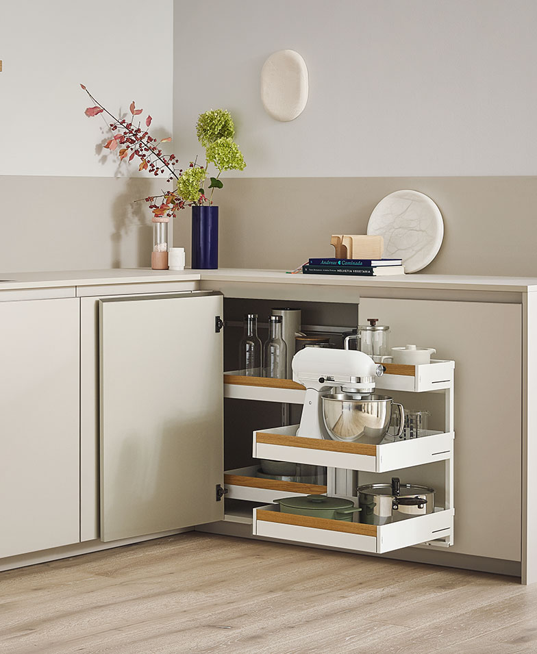 Organizacja kuchennych akcesoriów z Magic Corner Standard II