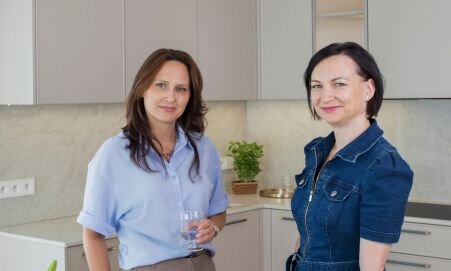 Projektantki wnętrz w realizacji kuchennej z wyposażeniem PEKA