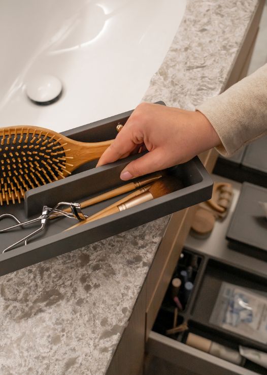 Zestaw pojemników z komorami do przechowywania akcesoriów kosmetycznych Peka