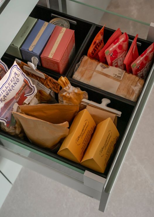 Organizacja szuflad kuchennych z organizerami PEKA